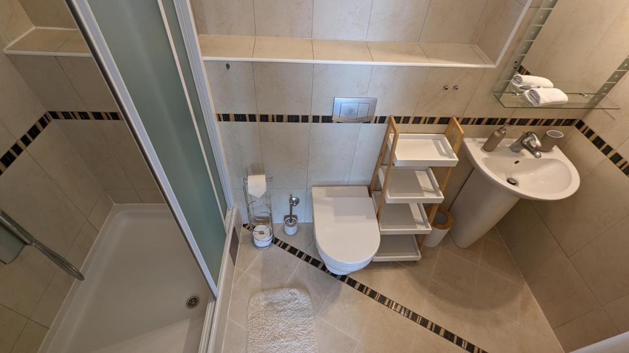 Downtown Fiume, Underground Garage Within The Property المظهر الخارجي الصورة