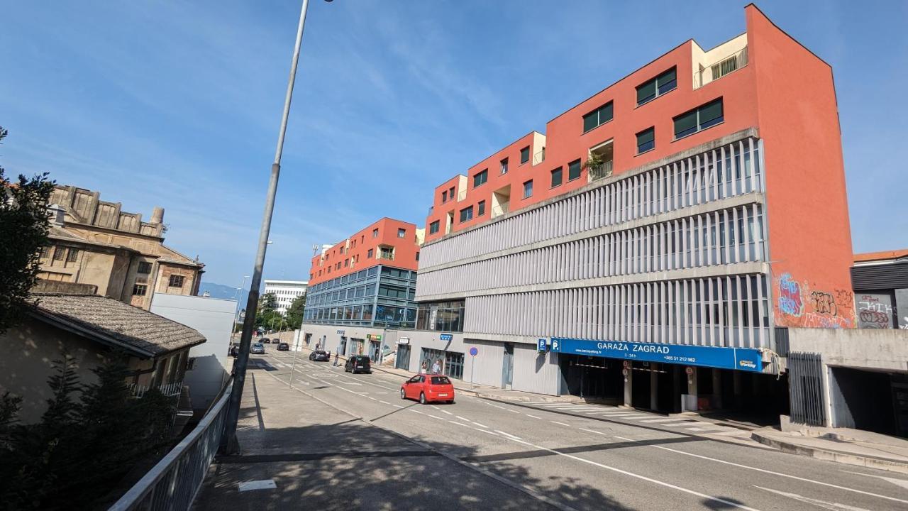 Downtown Fiume, Underground Garage Within The Property المظهر الخارجي الصورة